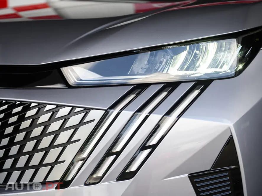 Peugeot 3008 1.2 Hybrid Allure e-DCS6