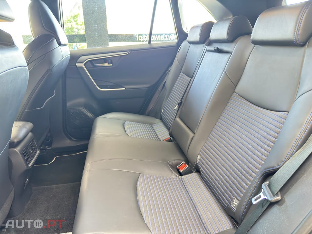 Toyota RAV4 HDF Square Collection