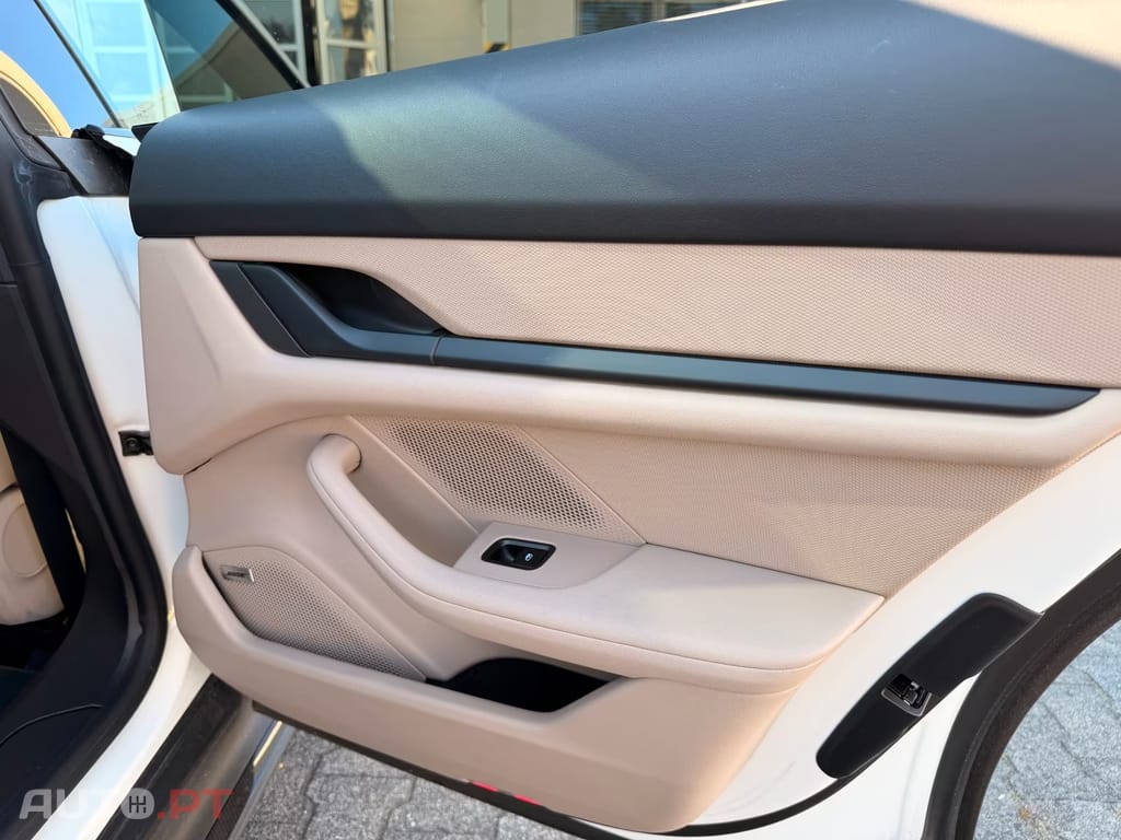 Porsche Taycan Carbon