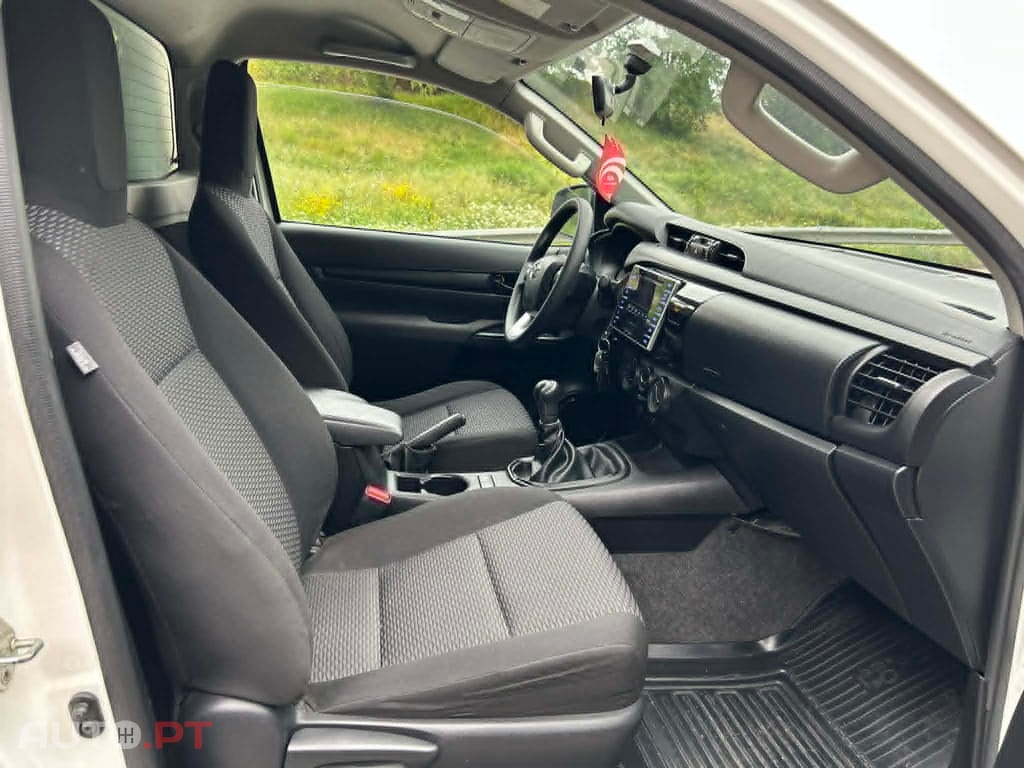 Toyota Hilux 2.4D-4D 150cv 4x2