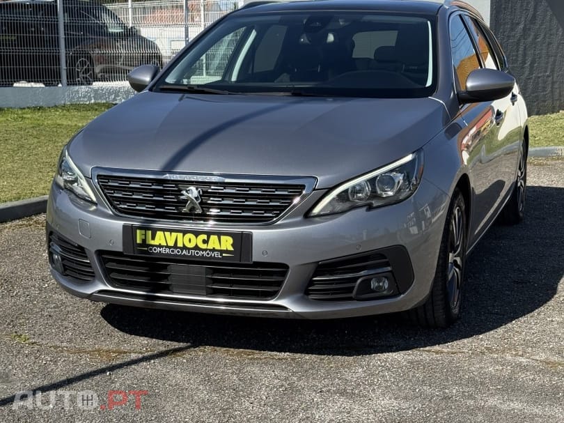 Peugeot 308 1.2 PureTech Allure EAT8