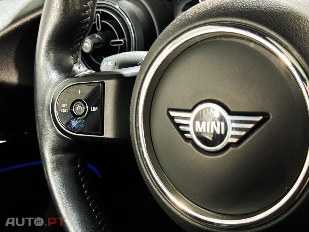 MINI Cooper Cooper SE Premium Classic
