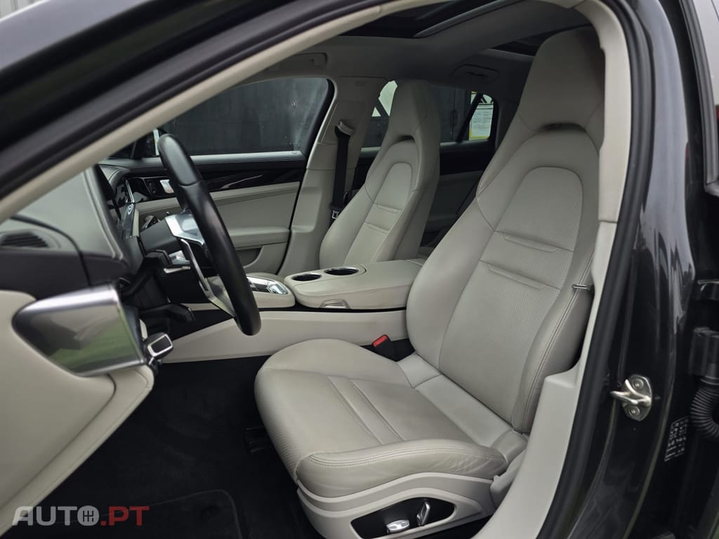 Porsche Panamera 4 E-Hybrid