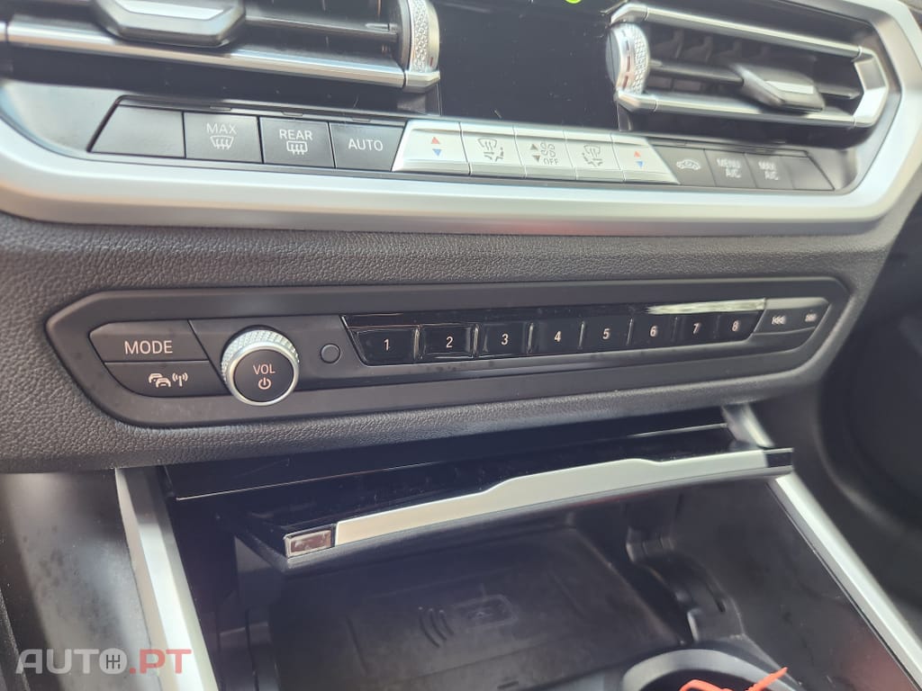 BMW 330 e Line Sport Auto