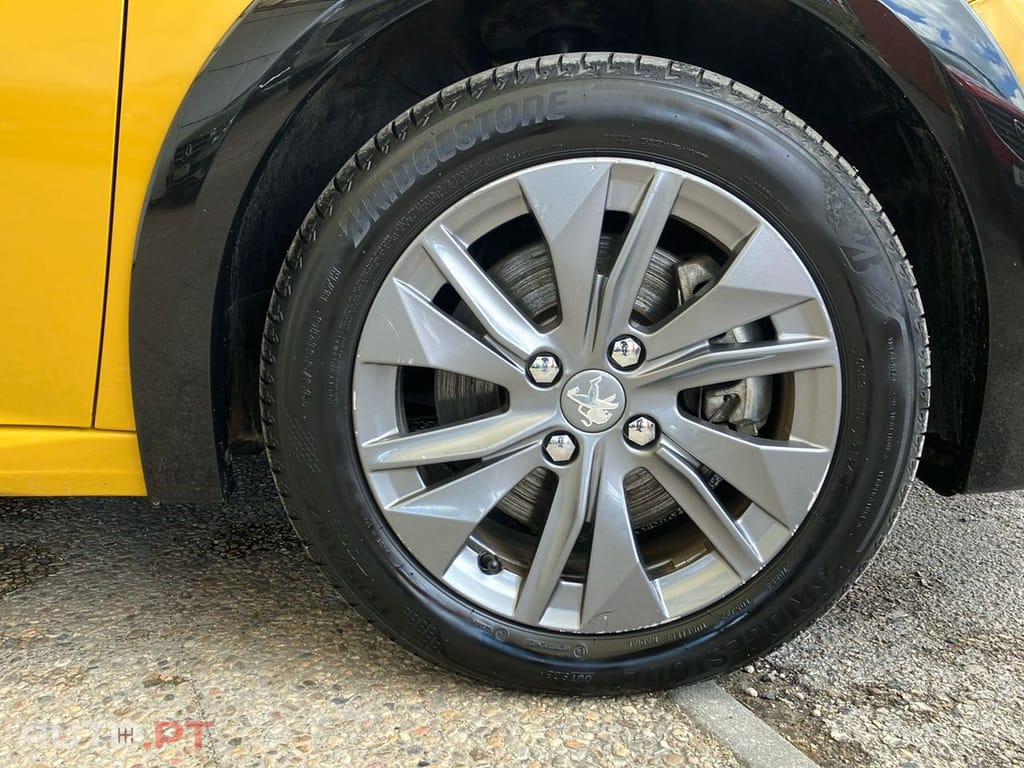Peugeot E-208 Allure