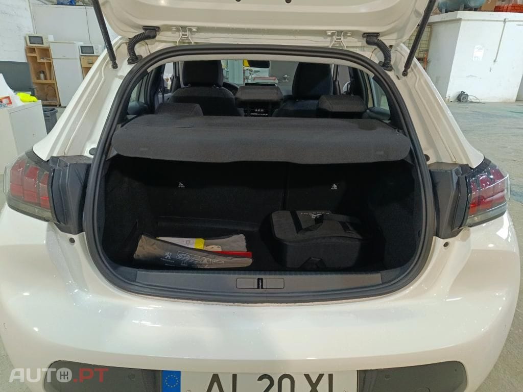 Peugeot E-208 50 kWh Active Pack