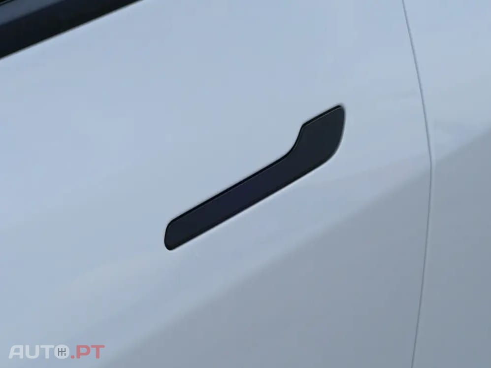 Tesla Model Y Tração Traseira
