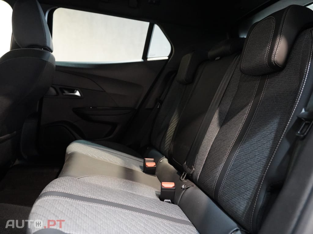 Peugeot 2008 1.2 PureTech Allure