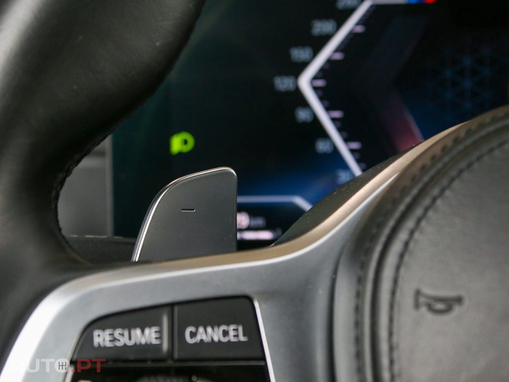 BMW 330 e Touring Pack Desportivo M Auto