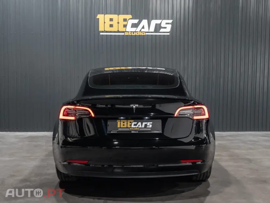 Tesla Model 3 Standard Range Plus RWD