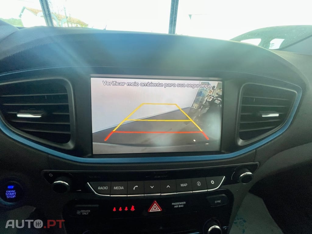 Hyundai Ioniq 1.6 GDI HEV Hybrid Tech