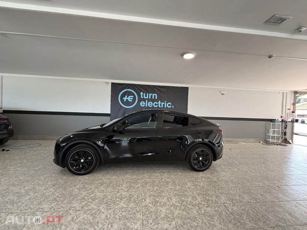 Tesla Model Y RWD