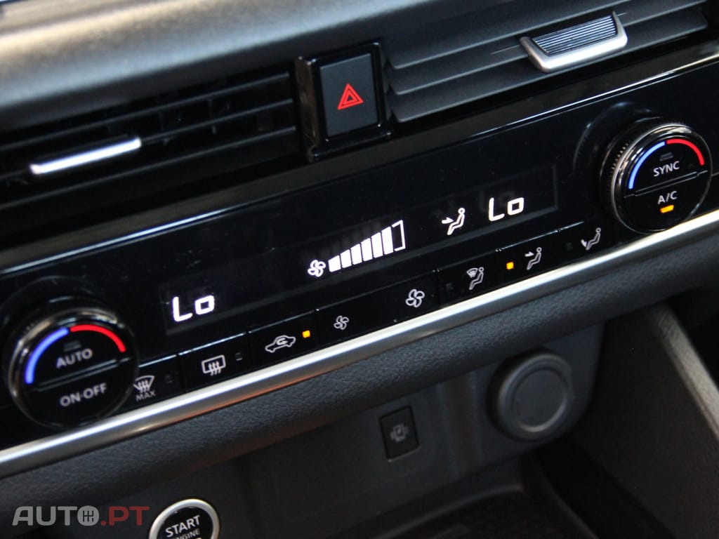 Nissan Qashqai 1.3 DIG-T Acenta — fotografia 12