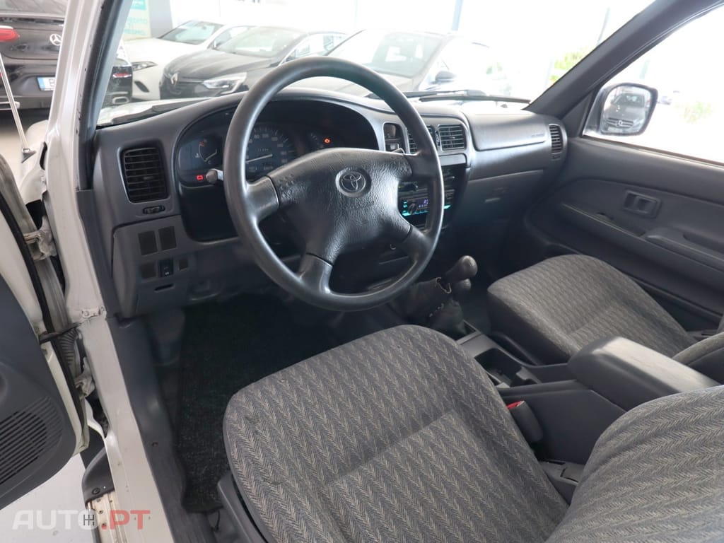 Toyota Hilux 2.5 D-4D CE AC