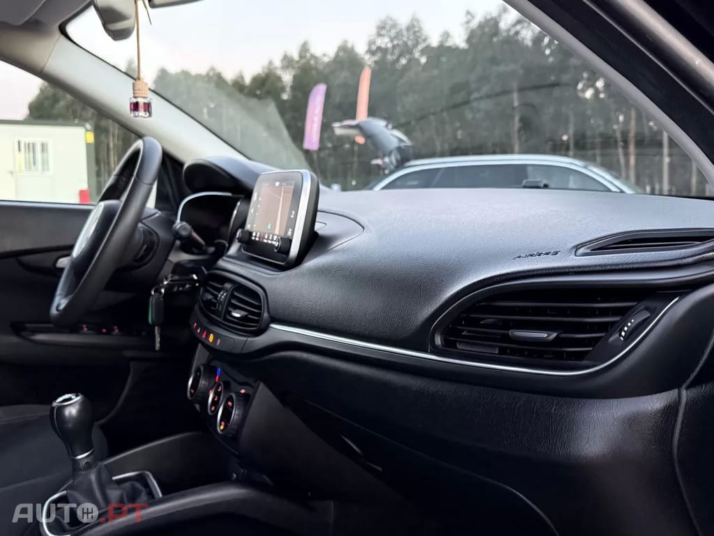 Fiat Tipo 1.3 M-Jet Lounge Tech