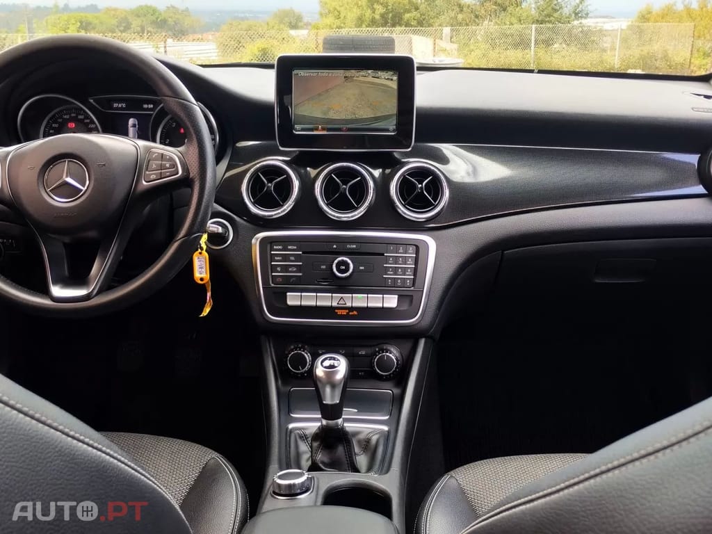 Mercedes-Benz CLA 180 d Shooting Brake