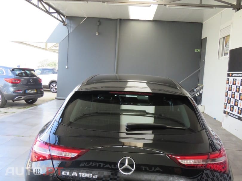 Mercedes-Benz CLA 180 d Shooting Brake Business Solutions
