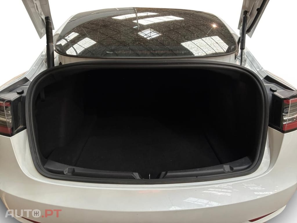 Tesla Model 3 Standard Range Plus RWD