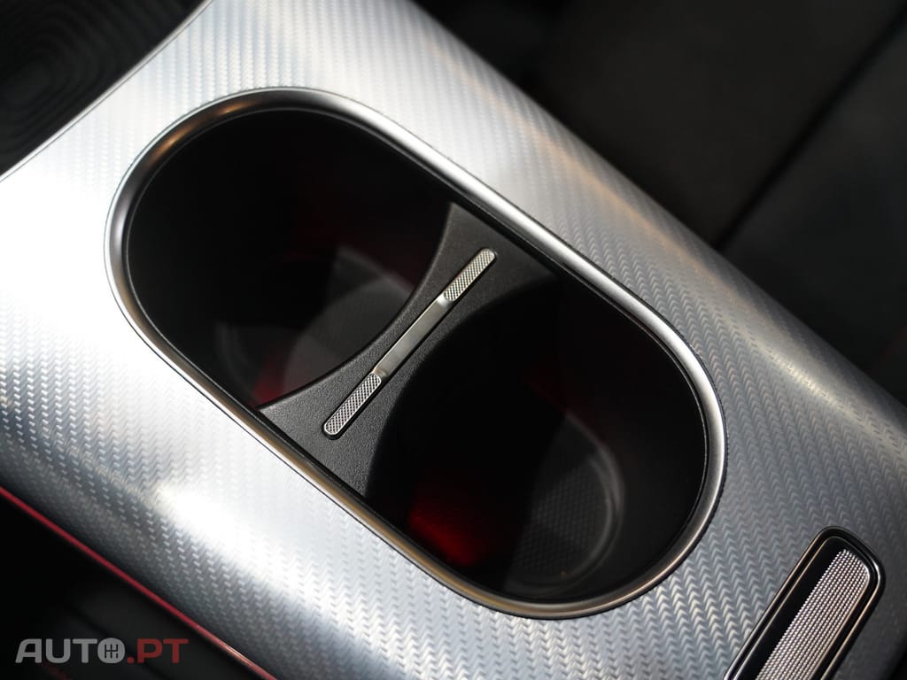 Mercedes-Benz CLA 250 com tecnologia EQ