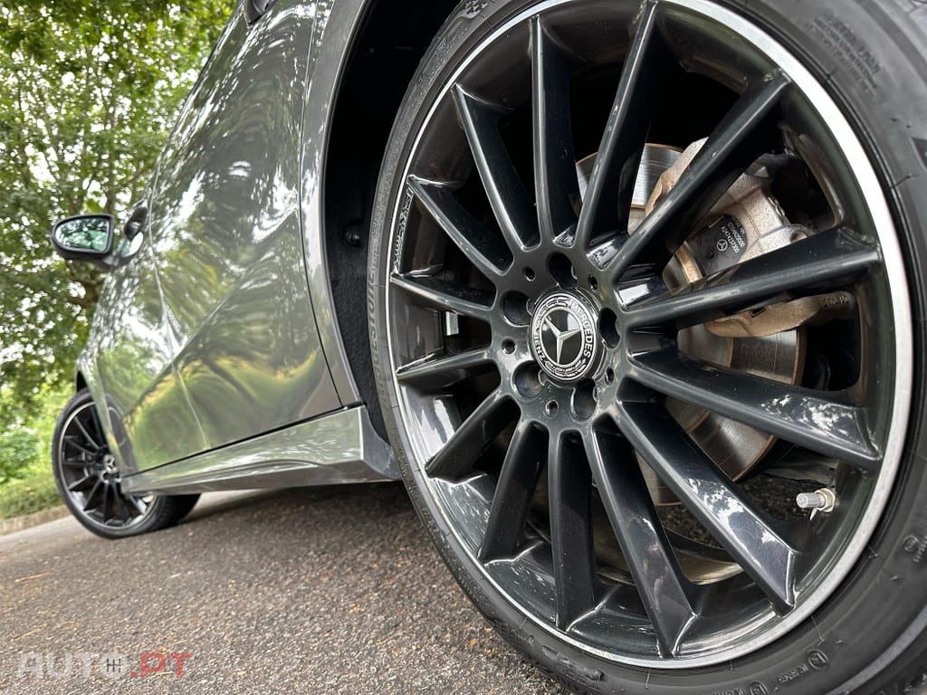 Mercedes-Benz A 250 e AMG Line