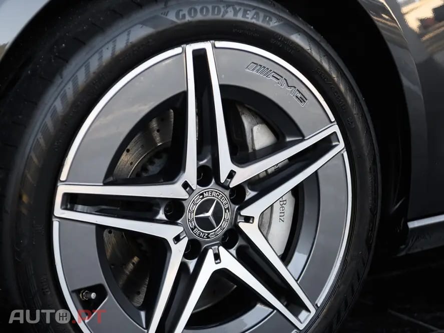 Mercedes-Benz C 300 e AMG Line