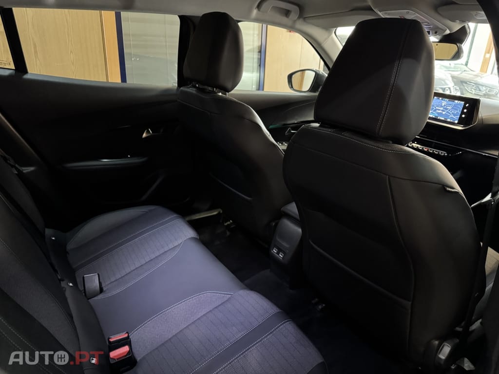 Peugeot 2008 1.2 PureTech Allure