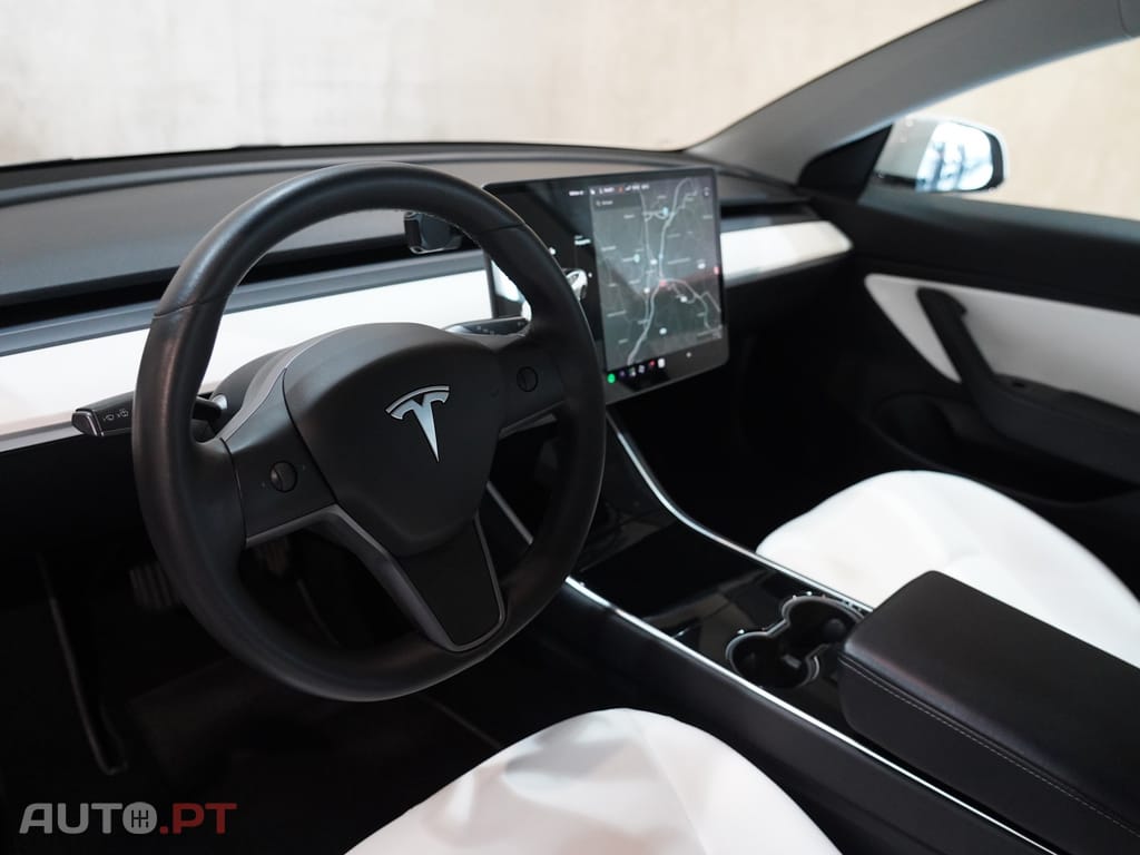 Tesla Model 3 Tração Traseira