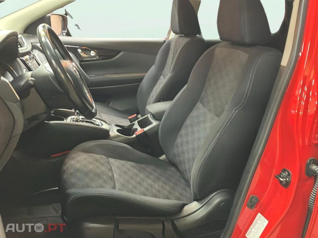 Nissan Qashqai 1.6 dCi N-Connecta J18