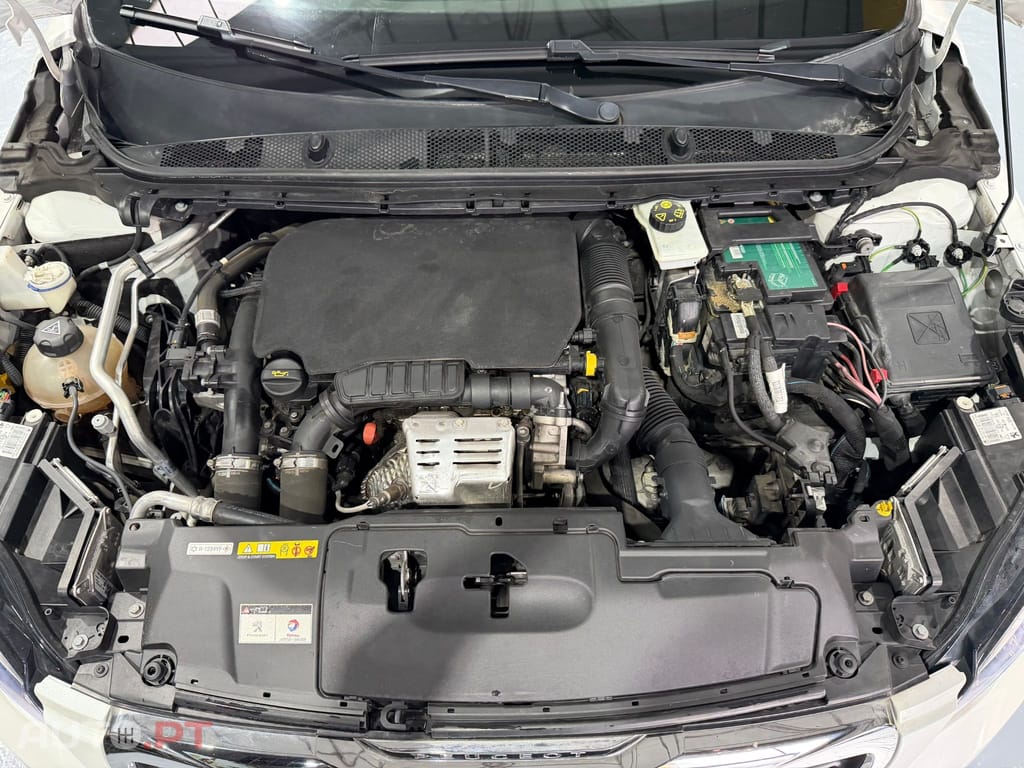 Peugeot 308 1.2  Feline