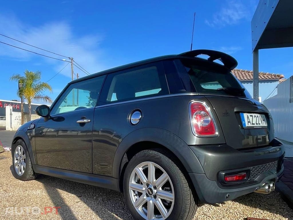 MINI Cooper Cooper S