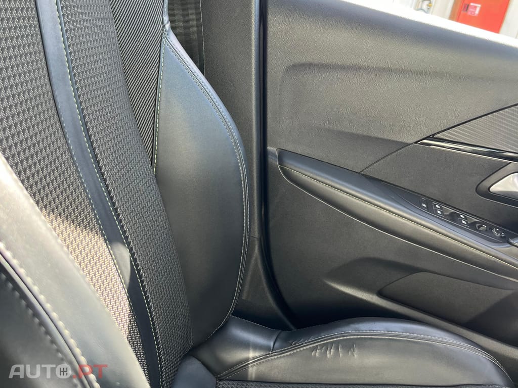 Peugeot 208 Puretech 1.2 GT