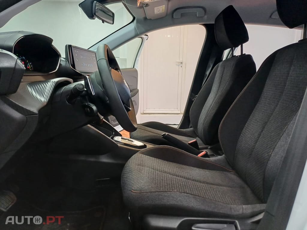 Peugeot 208 1.2 Hybrid Allure e-DCS6