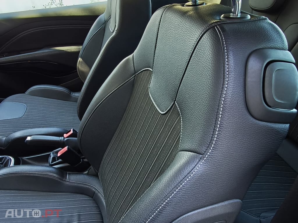 Opel Adam 1.2 Glam