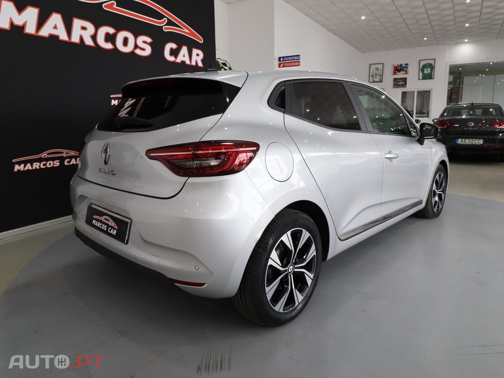 Renault Clio 1.5 Blue dCi Intens — fotografia 4