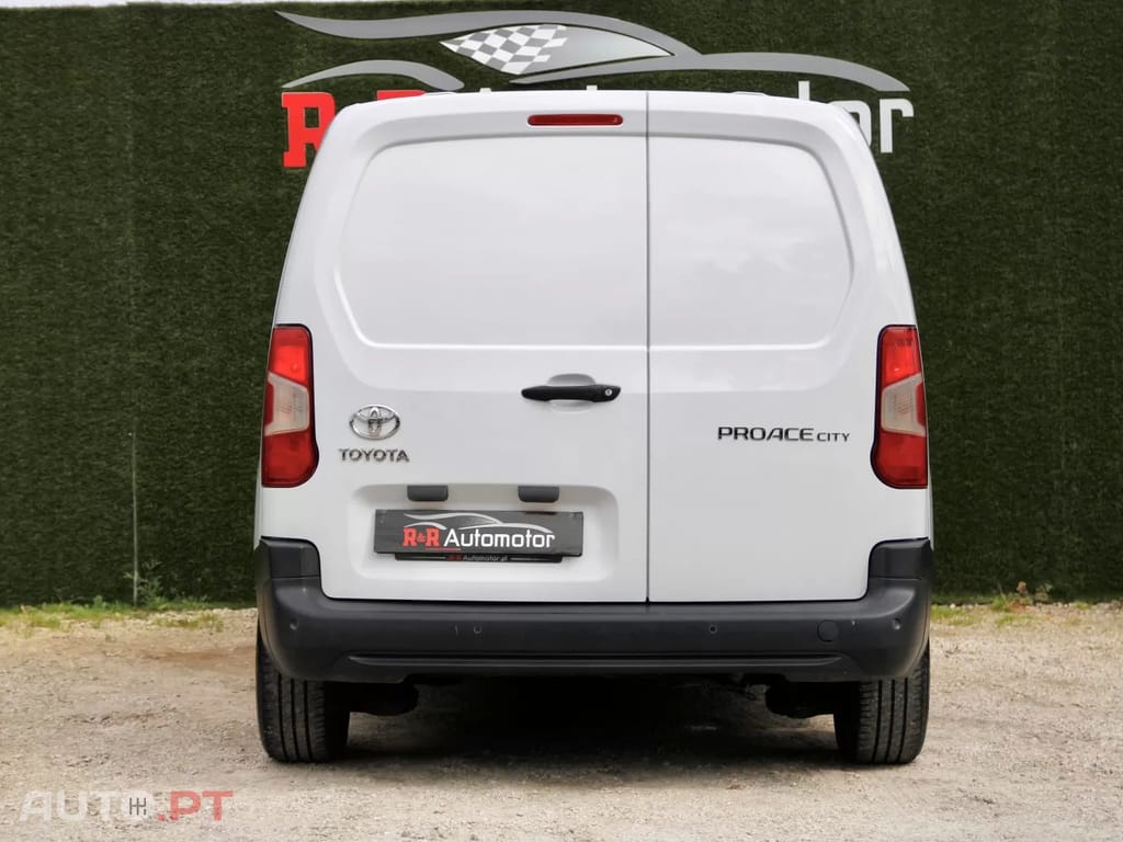 Toyota Proace City Proace City 1.5D L1 Comfort IVA DEDUTÍVEL