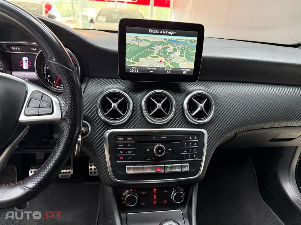 Mercedes-Benz A 180 AMG Line