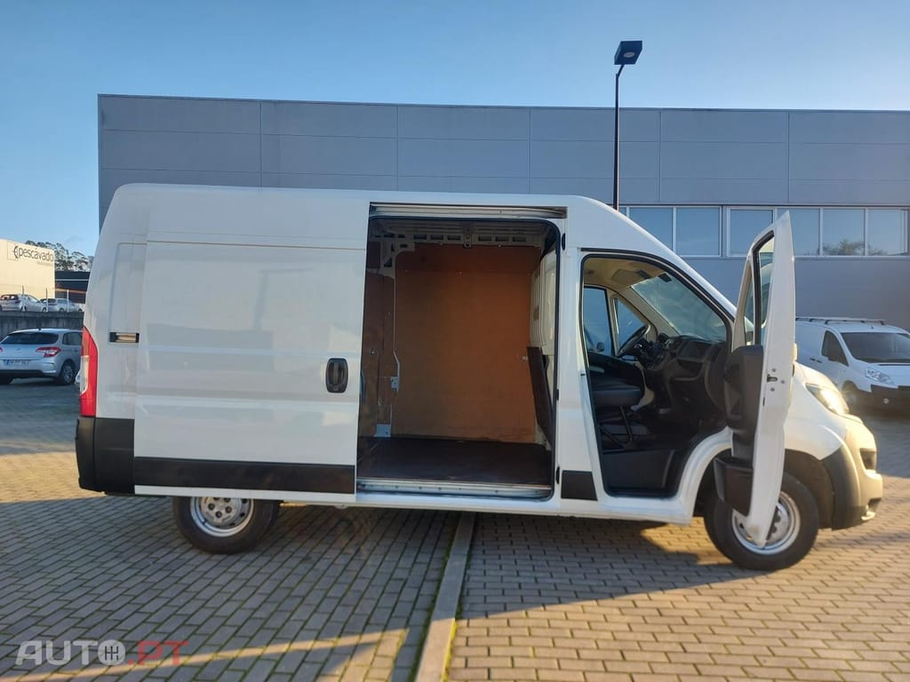 Peugeot Boxer 2.2 BlueHDi 333 L2H2 Pro - IVA Dedutível