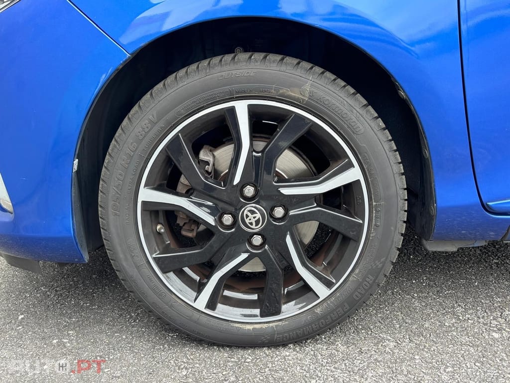 Toyota Yaris 1.5 HSD Confort Plus
