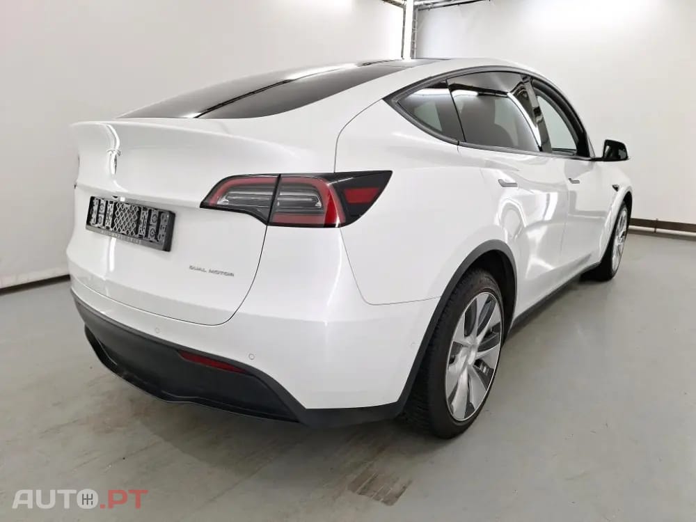 Tesla Model Y Long Range Dual Motor AWD
