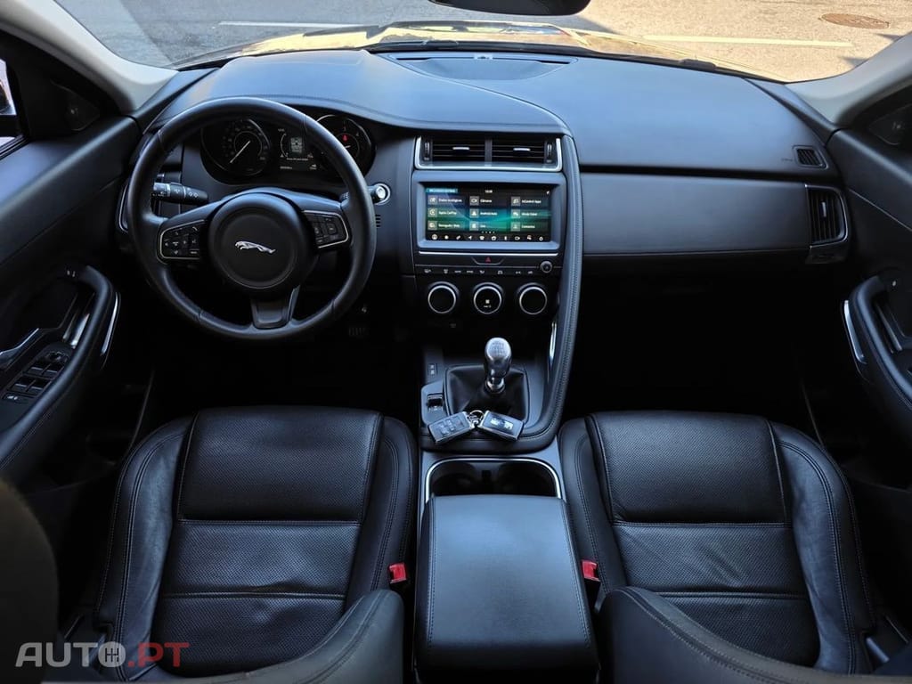 Jaguar E-Pace 2.0 i4D R-Dynamic S — fotografia 15