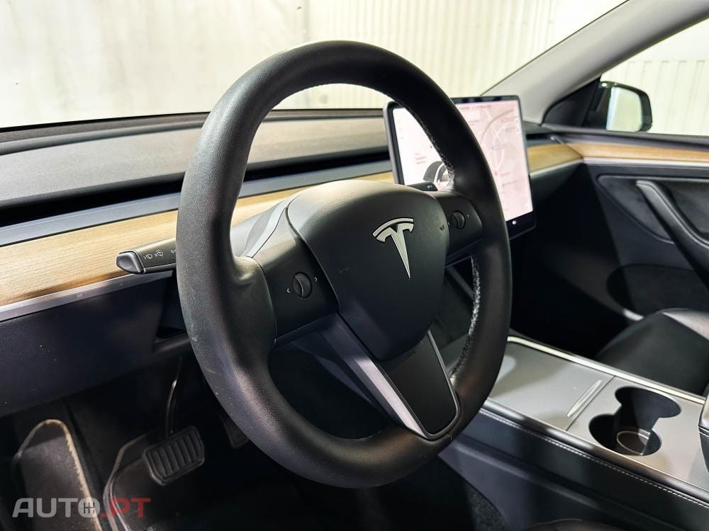 Tesla Model Y Long Range Dual Motor AWD