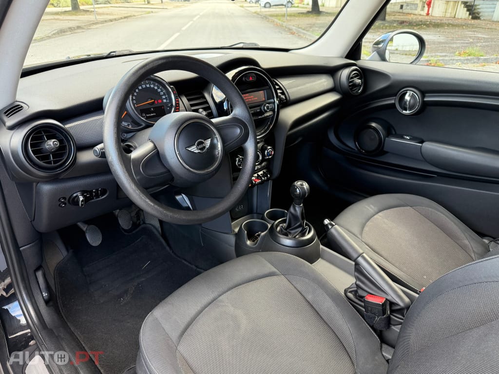 MINI Cooper Cooper D