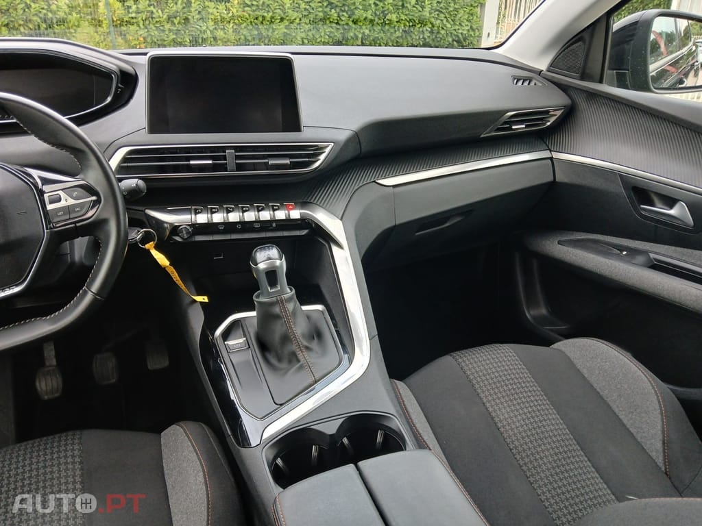 Peugeot 3008 1.5 BlueHDi Active