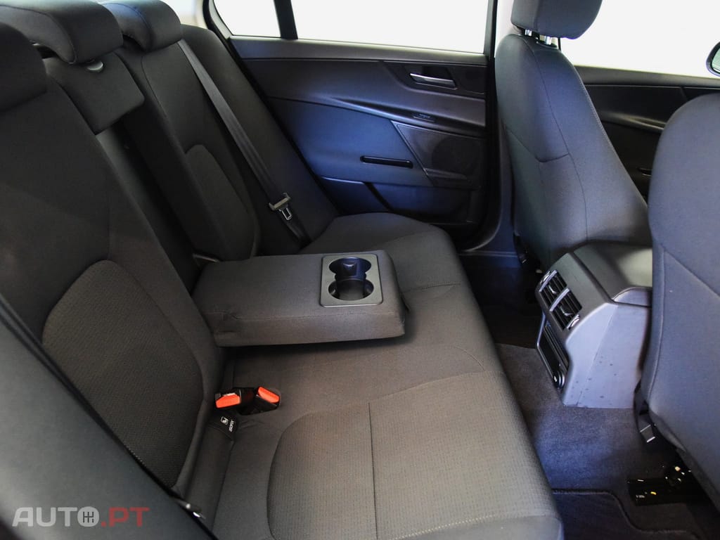 Jaguar XE 2.0 D Portfolio Aut.