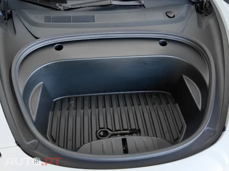 Tesla Model 3 Standard Range Plus RWD