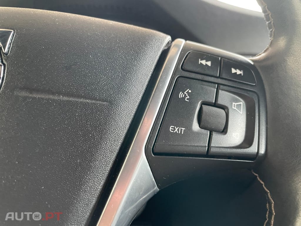 Volvo V60 2.4 D6 R-Design Momentum AWD Phev