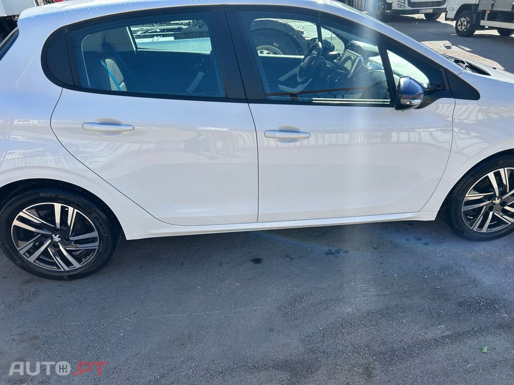 Peugeot 208 Vti