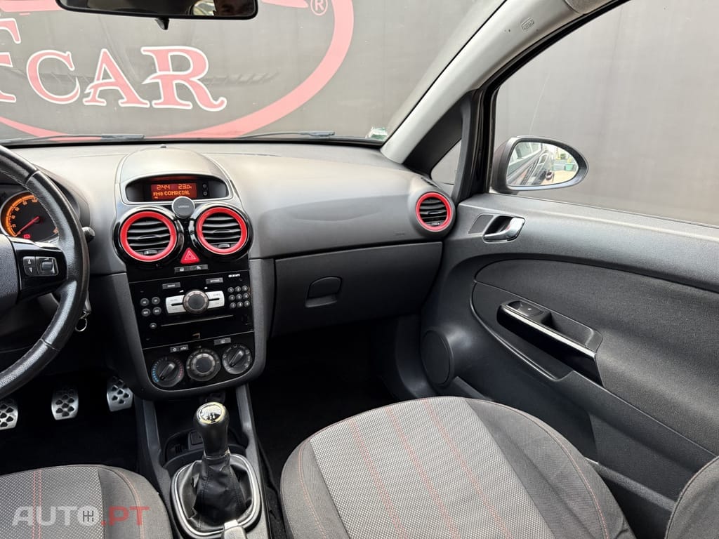 Opel Corsa 1.2 Black Edition