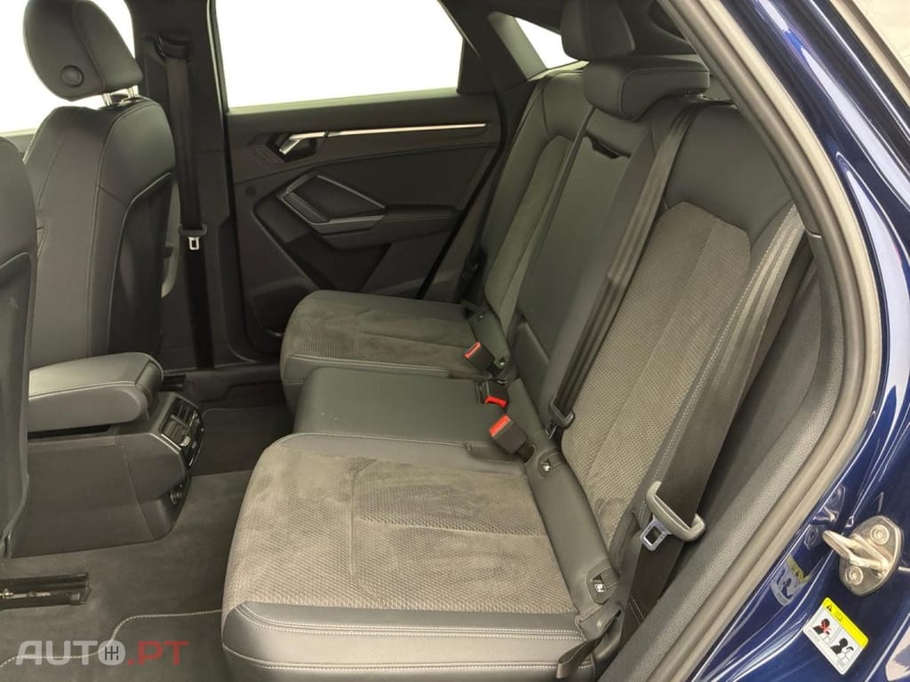 Audi Q3 45 TFSIe S line S tronic