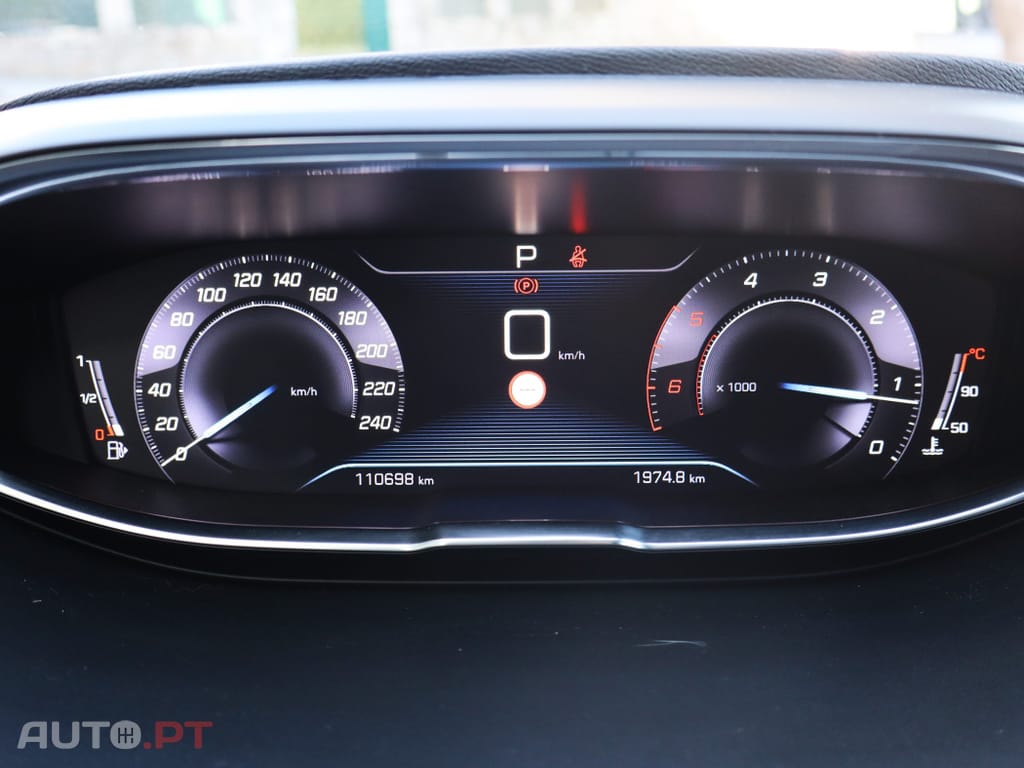 Peugeot 3008 1.5 BlueHDi Allure EAT8